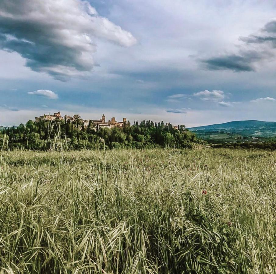 مبيت وإفطار تْشيرتالدو Antica Torre Del Borgo المظهر الخارجي الصورة