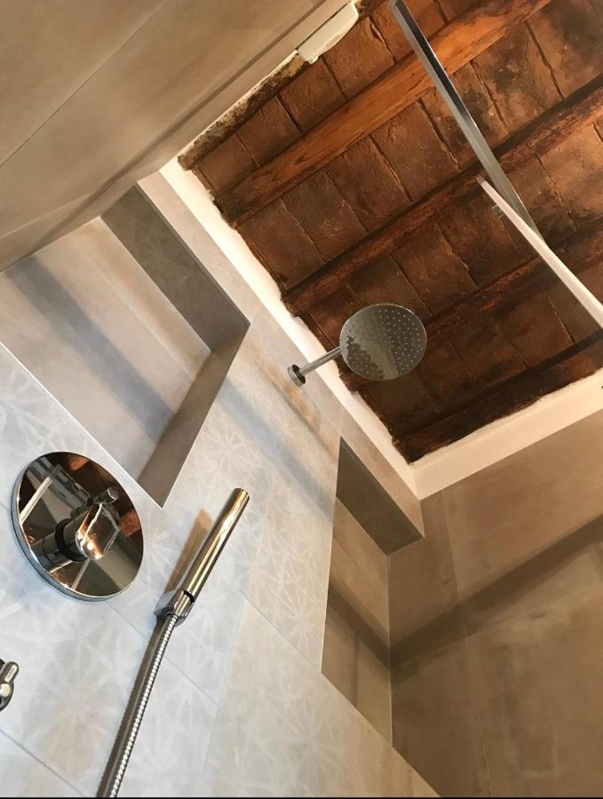 مبيت وإفطار تْشيرتالدو Antica Torre Del Borgo المظهر الخارجي الصورة