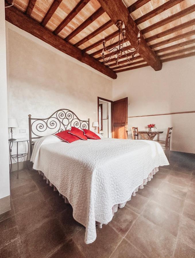 مبيت وإفطار تْشيرتالدو Antica Torre Del Borgo المظهر الخارجي الصورة