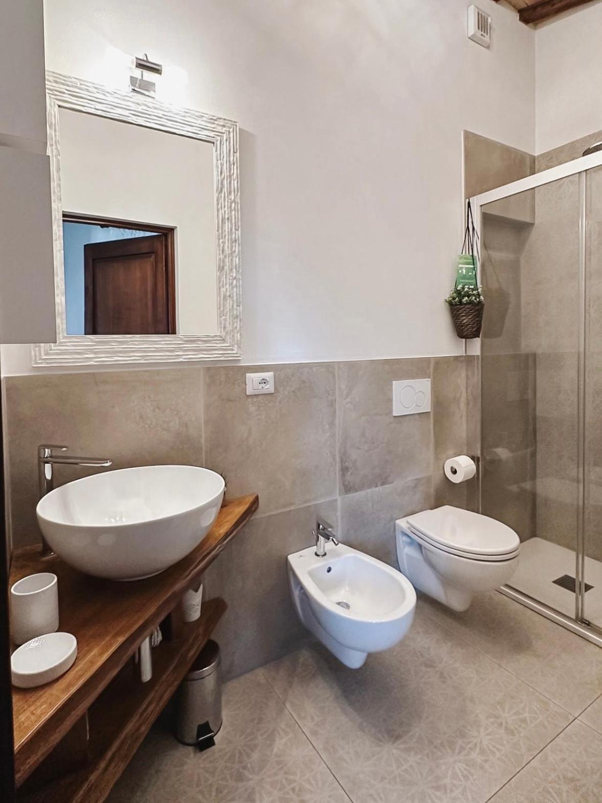 مبيت وإفطار تْشيرتالدو Antica Torre Del Borgo المظهر الخارجي الصورة